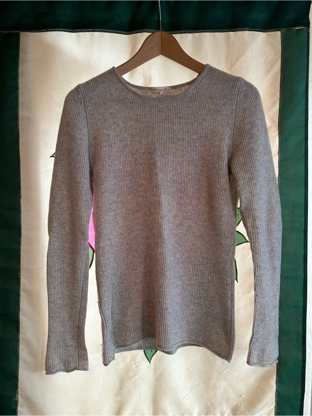 Minnie Rose Ribbed Crewneck Sweater in Light Gray